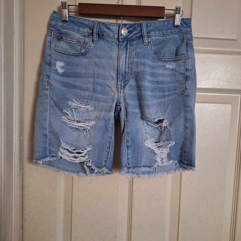 American Eagle distressed jean shorts s